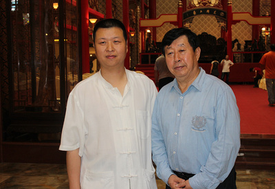 与中国美协主席刘大为在美联博物馆合影